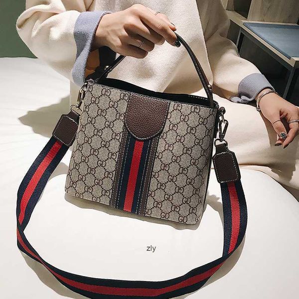 

& ho autumn winter popular bag new 2021 korean versatile messenger