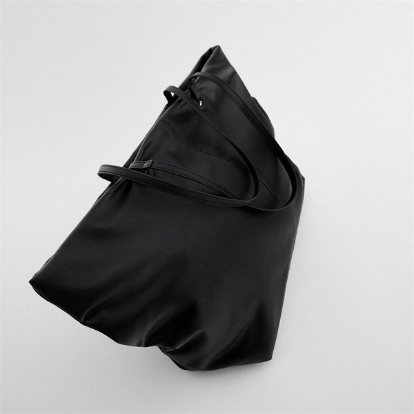 

za new style women's black large capacity zipper one shoulder portable shopping is still simple tote bag in autumn and winter