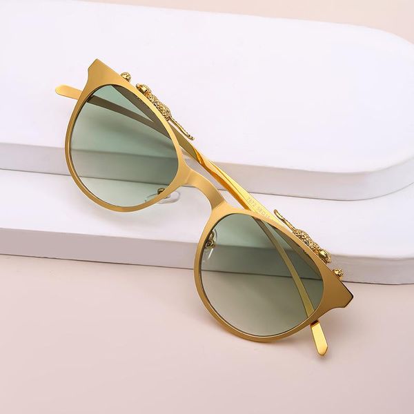 

sunglasses 2021 women's fashion high-definition lenses retro leopard head brand gradient glasses, White;black