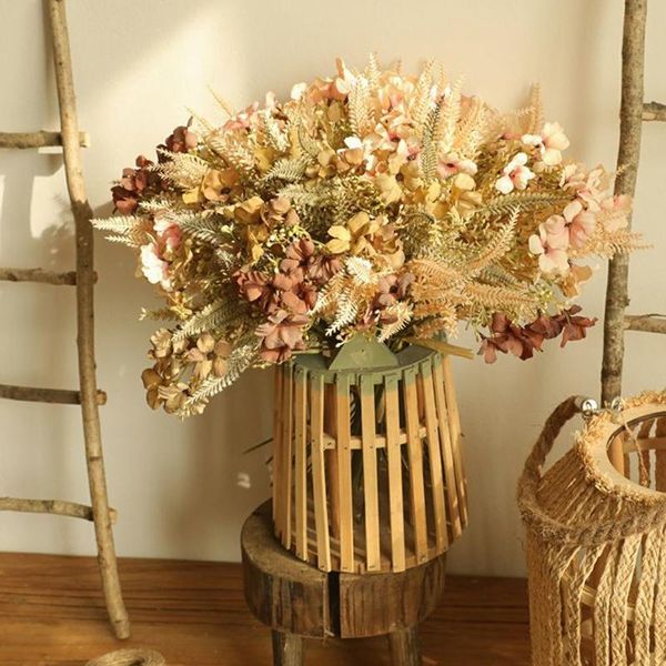 

dried bouquets of idyllic wildflowers and imitation flowers decorate the wedding el party room,full vibrant daisies 003 decorative & wreaths