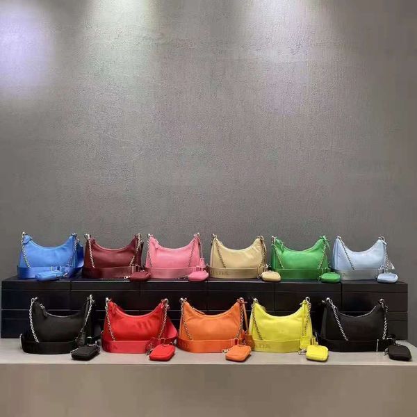 

re-edition 2005 nylon woman luxurys men designers bags lady womens mens crossbody tote hobo shoulder purses handbags bag wallet backpak and