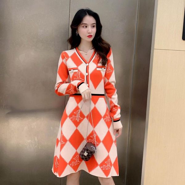 

casual dresses 2021 fashion autumn dress women elegant vintage plaid ladies runway long-sleeved v-neck thicken knitting, Black;gray