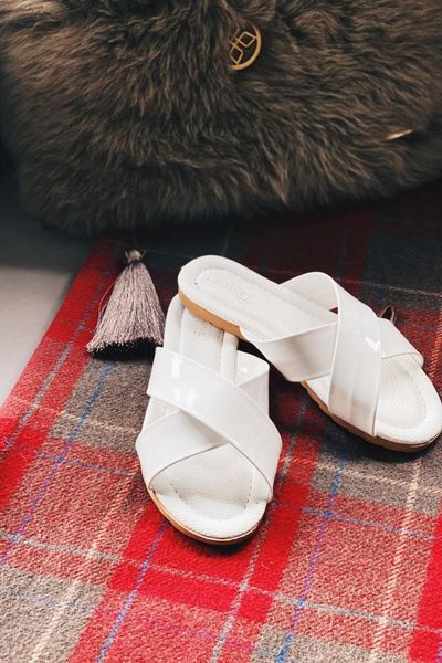 

slippers women's japanned leather cross home slip, Black