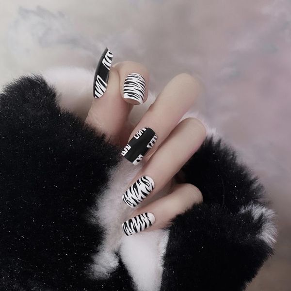 

false nails 24pcs black white pattern fake nail stickers wear finished stripes tips for extension dn28, Red;gold