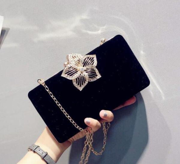

2022 red black velet rhinestones evening bag wedding purse finger ring diamonds chain shoulder handbags crystal evening bag 05