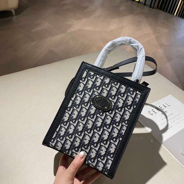 

di 2021 casual fashion portable shoulder bag zly