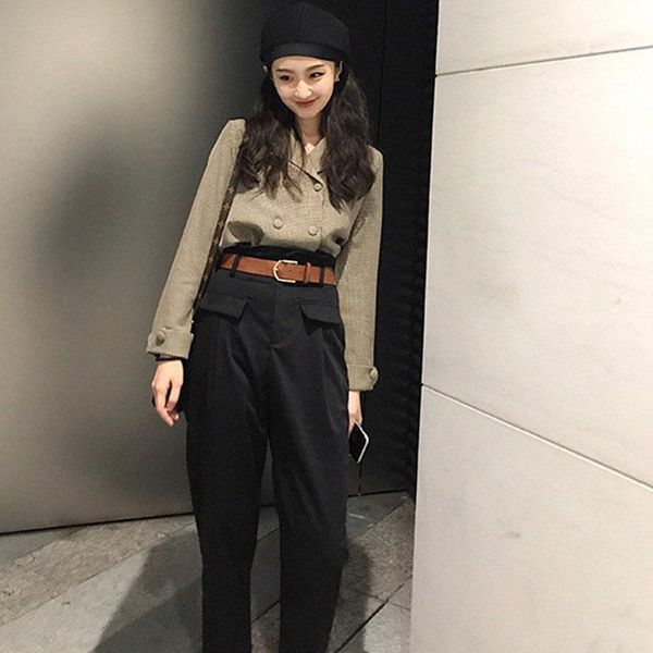 

early autumn fried street small suit 2021 western style hepburn two-piece temperament temperament1, White
