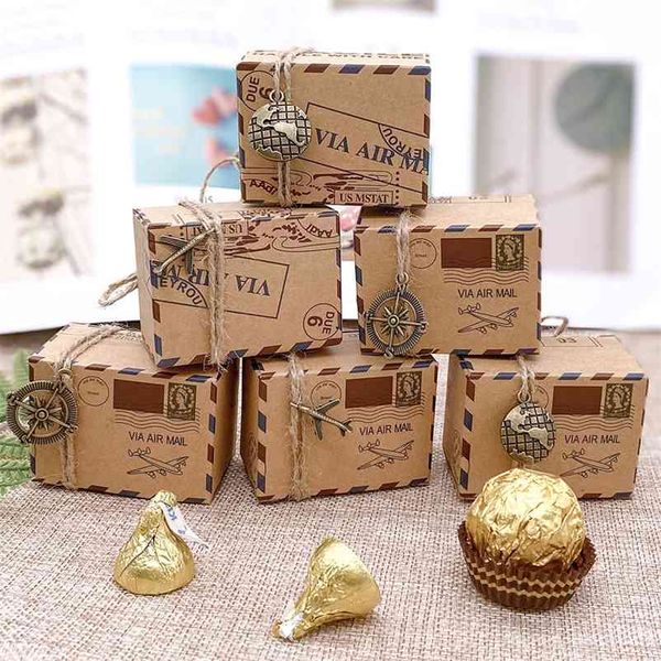 100 stücke Vintage Gefälligkeiten Kraftpapier Candy Box Reise Thema Flugzeug Luftpost Geschenk Verpackung Boxen Hochzeit Souvenirs scatole regalo 210326