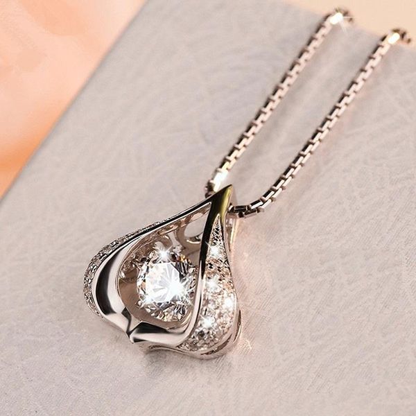 

pendant necklaces exquisite heart shaped dancing rhinestone spin hollow necklace for woman simple jewelry statement, Silver
