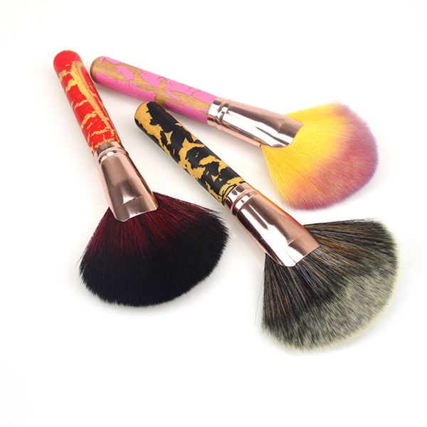 

1pcs soft large fan makeup brush foundation blusher powders highlighter powder brushes cosmetic singer brushes