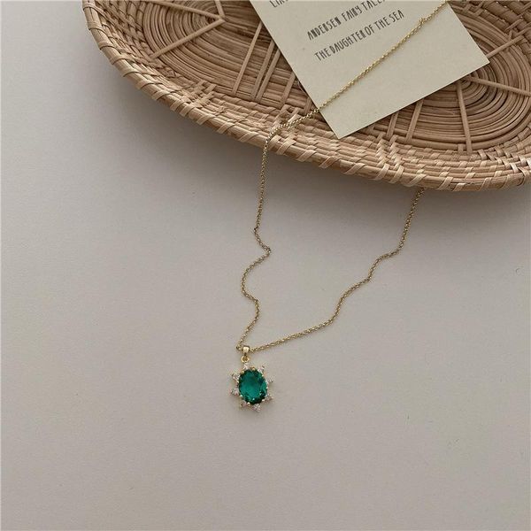 

pendant necklaces 2021 fashion luxury vintage dark green rhinestone necklace simple zircon crystal hexameron for women jewelry, Silver