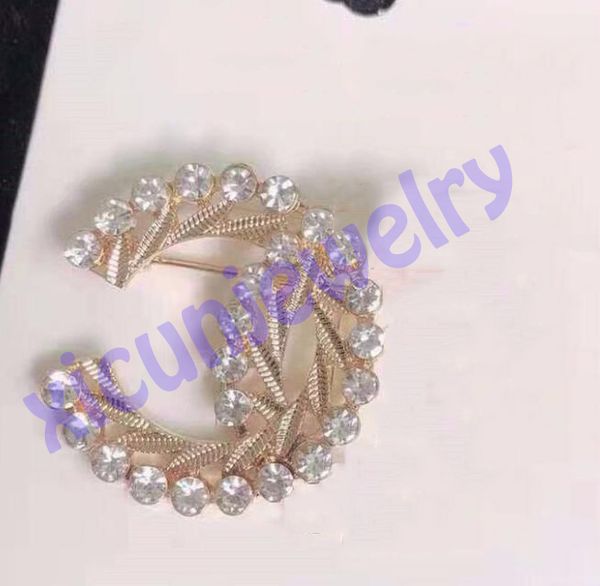 

designer letter brooches open as c gold plated pins fashion brooch for women pearl pin wholesale price, Gray