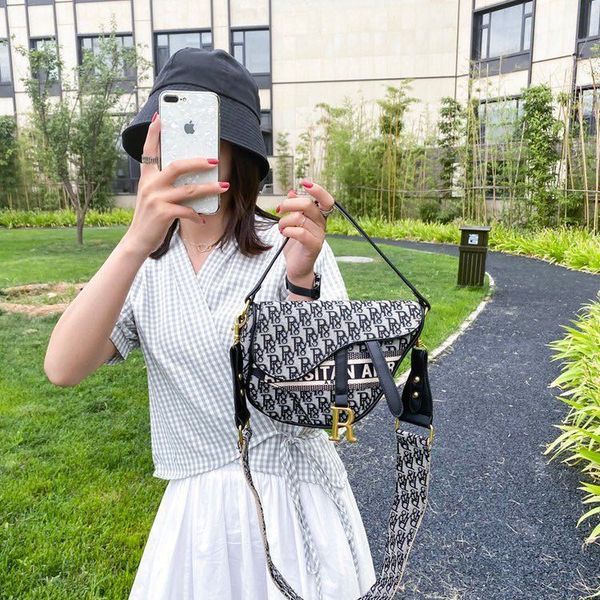 

factory outlet design new solid color saddle diagonal portable pu fashion single shoulder messenger women's bag