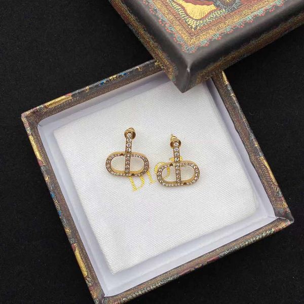 

2021 new letter full diamond female style s925 silver needle earrings