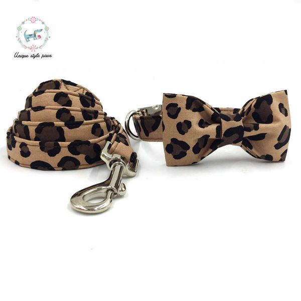 LeoPard Print Dog Grow воротник с галстуком для бабочки хлопчатобумажная ткань металлическая пряжка кошка ожерелье или поводка уникальный стиль лапы 210712