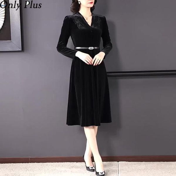 

casual dresses only puls 2021 autumn velvet dress noble handmade beaded hollow embroidery butterfly v-neck long-sleeved slim mid-length skir, Black;gray