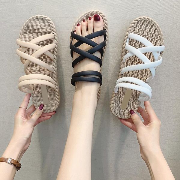 

summer women's sandals, slippers outside wearing fashionable flats, Black