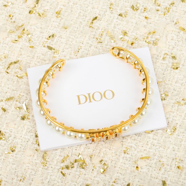 

2021 fashion romantic alloy plated pearl opening womens bangle bracelet correct letter inlaid with packaging, Black
