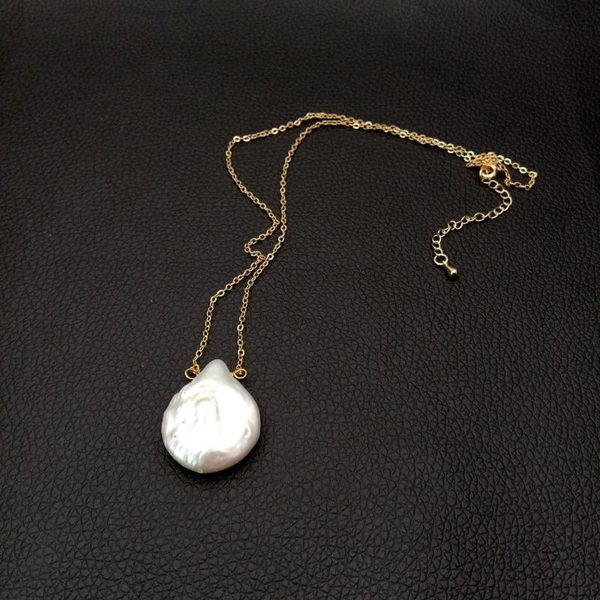 

pendants 17.25" white coin pearl yellow golden plated chain necklace, Black