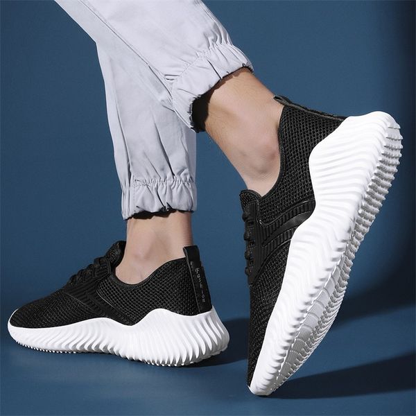 

2021 mens sneaker new mesh breathable running sport shoe male lace up non-slip hommens low athletic sneakers casual men black white ea589