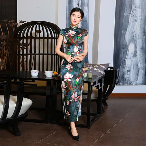 

four young ladies' heavy silk qipao autumn dress ethnic clothing, Red