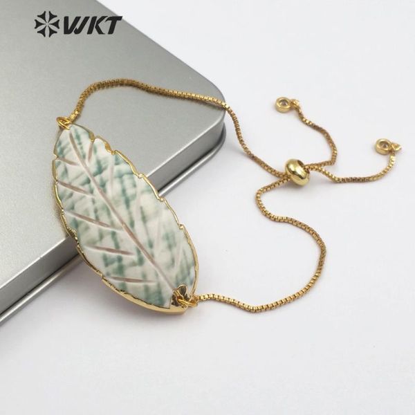 

charm bracelets wt-b446 natural trumpet shell bracelet leaf shape green color jewelry gold bezel pendant with carved adjustable, Golden;silver