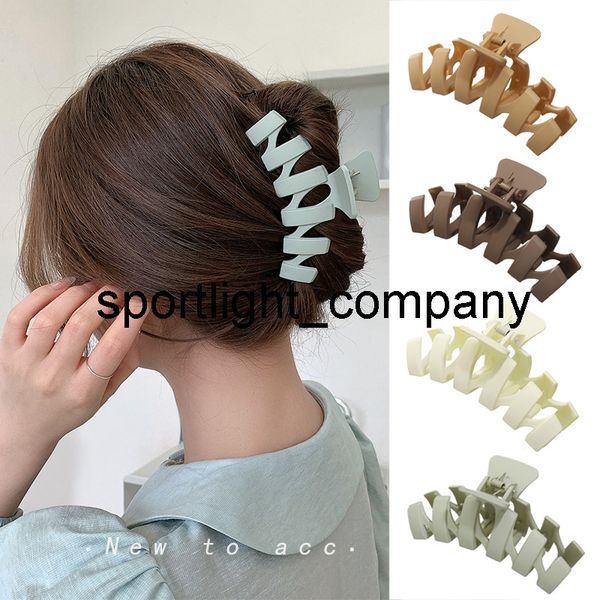 

2022 retro simple style exaggerated hair clips acrylic geometric irregular barrettes crab hair claw for women girls hair accessories in stoc, Slivery;white