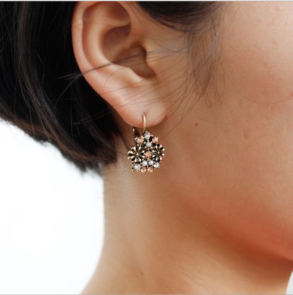 

new fashion pearl flower earrings inlaid with diamond, Silver