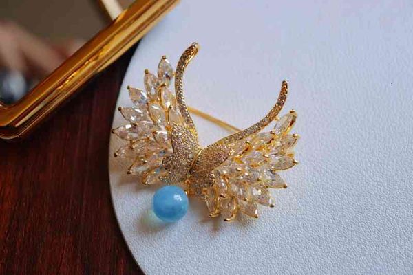 2021 Design Cobre Banhado Natural Mar Blue Treasure Broche Pingente Dual Propósito Simples Temperamental Feminino