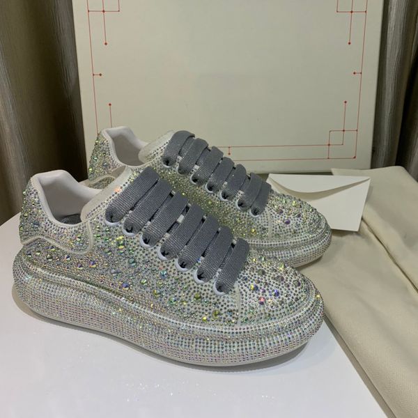 

women luxurys designers shoes sneakers the original version is lightweight shock-absorbing thick bottom, round toe cap simple color-matched,, Black