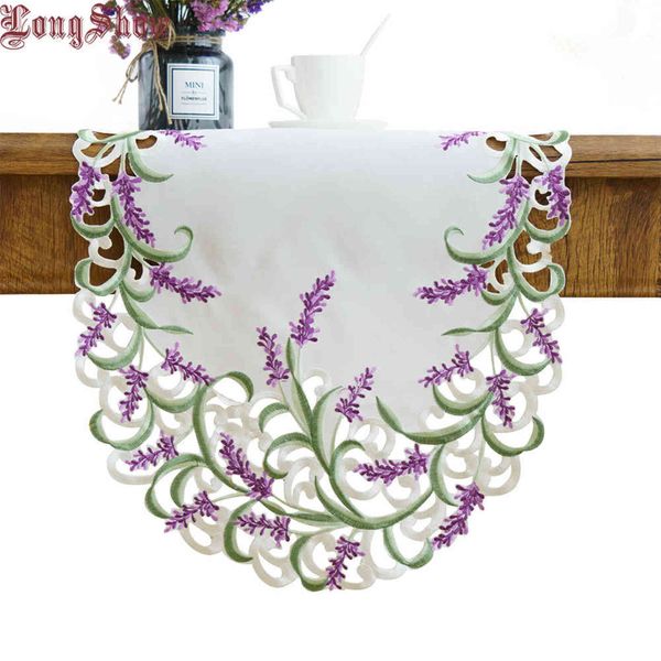 Heimdekorative beige Farbe handgefertigtes Satin Cutwork bestickter TV -Standkabinett Cover kreativer Lavendel Lilac Oval Tisch Läufer 211117