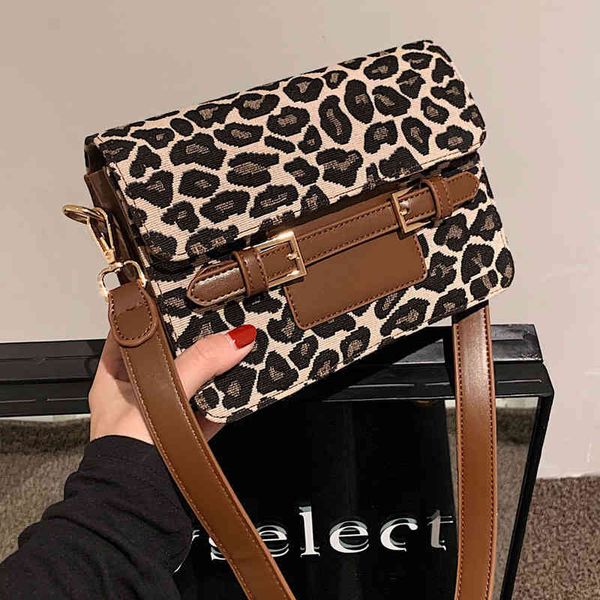 

2022 factory wholesale fashion versatile one shoulder small square autumn and winter new women's texture messenger bag