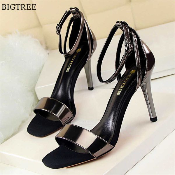 

new concise peep toe buckle ol office shoes women sandals fashion solid patent leather high heels show thin brand women's shoes y0721, Black