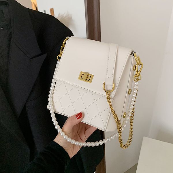 

niche design bag 2021 new fashion high-end rhombic chain messenger bag pearl phone bag underarm dual-use width 17cm