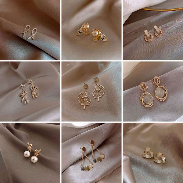 

pearl earrings fashion simple cool style