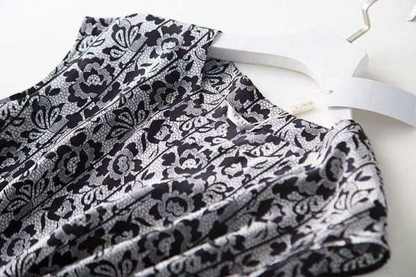 

t shirts simple black and white lace print mulberry waist tie bow silk t-shirt