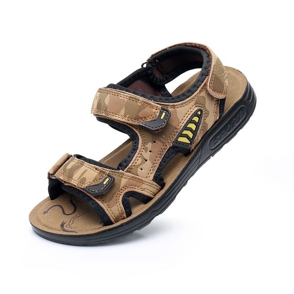 

boys' sals summer korean fashion camouflage breathable and comfortable cuhk students' non slip beach shoes, Black;red