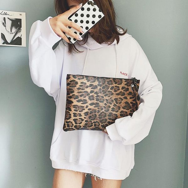 

evening bags luxury designer trendy handbags 2021 fashion leopard print ladies clutch multicolor retro flat bag large capacity