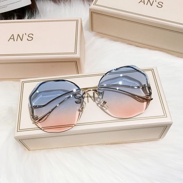 

new women 2021 sunglasses rimless uv400 brand designer gradient sun glasses female oculos, White;black
