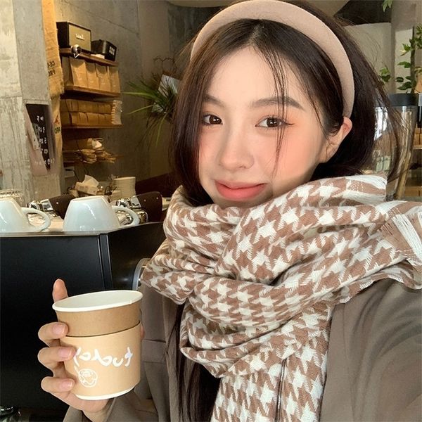 

Qianniaoge autumn and winter new tassel scarf lengthened thickened fashion versatile shawl warm outdoor Bib, Blue;black