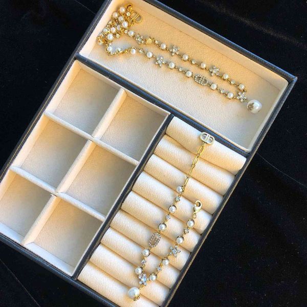 

special offer 2021 luxury designer jewelry high version bee pearl necklace, Silver