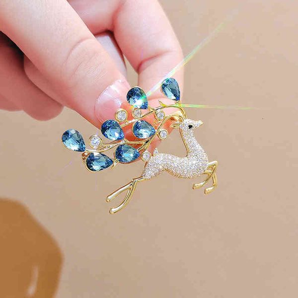 

high grade deer brooch 2021 fashion lovely suit accessories temperament luxury crystal, Gray