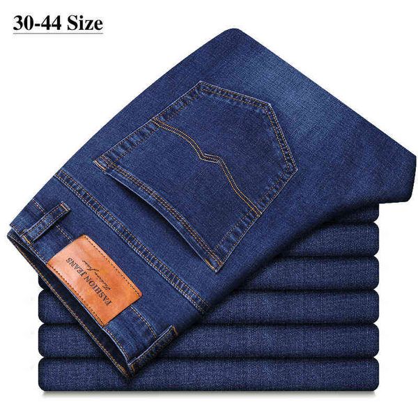 6 colori Jeans da uomo 2020 Estate Nuovi pantaloni larghi in denim dritto Pantaloni classici maschili elasticizzati avanzati Plus Size 40 42 44 G0104
