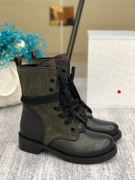 

classic martin boots designer winter coarse heel women shoes 100% leather flamingos love arrow medal desert boot lace up lady thick high hee, Black