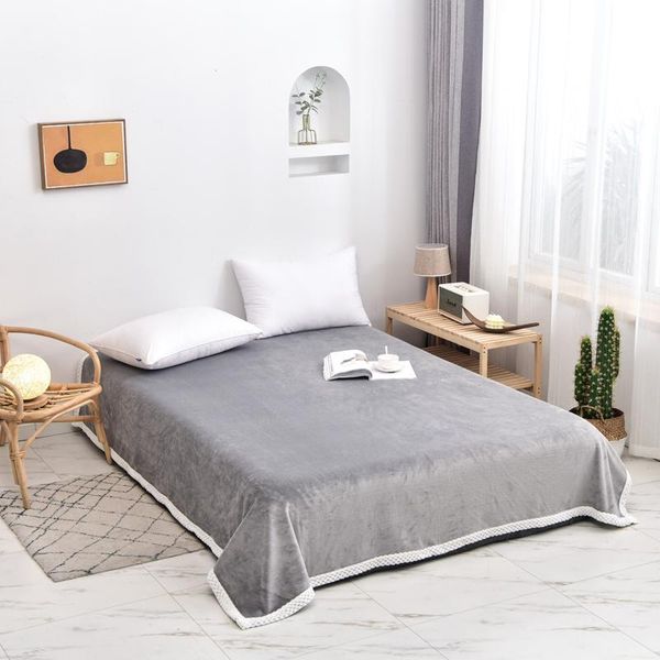 

blankets soft flannel blanket on the bed towel travel fleece portable cover small throw sofa bedspread for beds