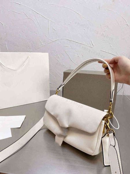 

2021 with box designer women's six-color cloud pillow bag size 26*15cm