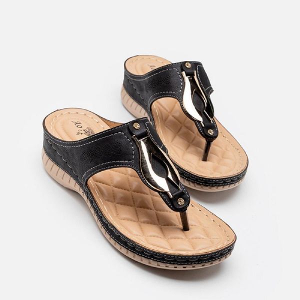 

slippers women summer platform shoes rivet big size rubber flip flops pantofle low slides hawaiian 2021 rome fabric pu hoof, Black