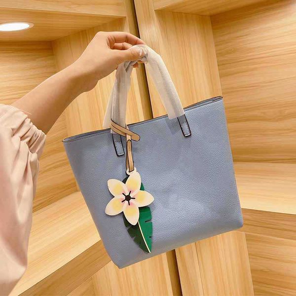

designer handbags crossbody bag backpack 2021 summer female tote women shopping hand fashion l letter printing old flower hasp hardware clut