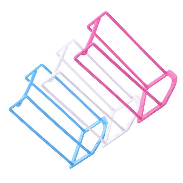 

hooks & rails 3pcs hanger finishing racks clothes holders (random color)