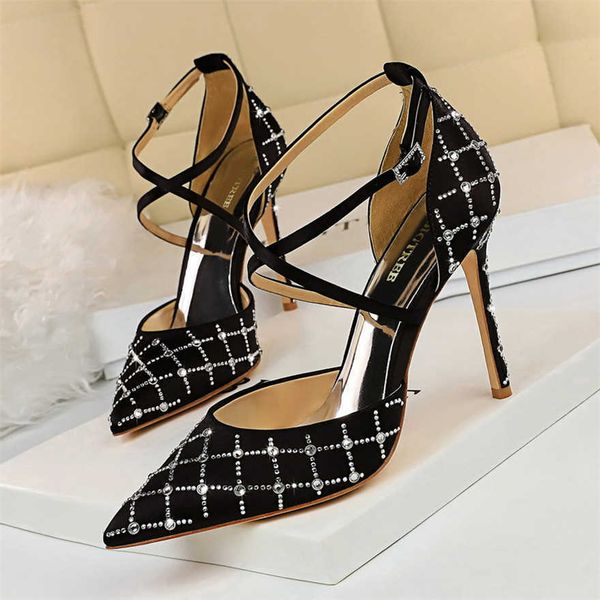 

2021 new european fashion women pumps metal thin heels buckle sandals pointed toe party shoes women's shallow wedding y0721, Black